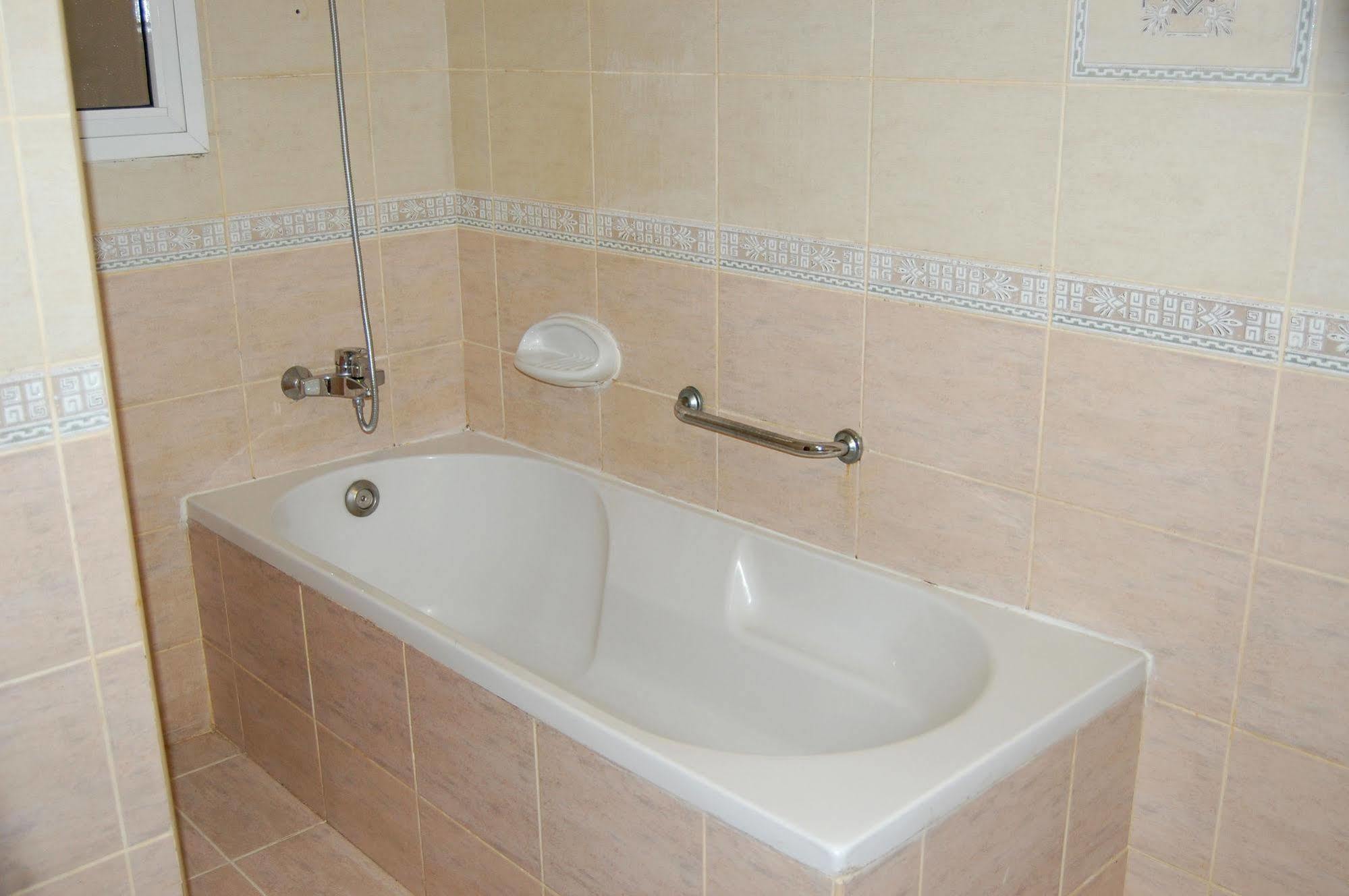 Al Ferdous Hotel Apartment Sharjah Exterior foto
